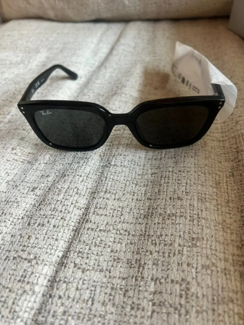 BRAND NEW RAY-BAN SUNGLASSES 0RB4439D